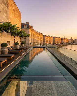 Piscine d'hôtel à Bordeaux