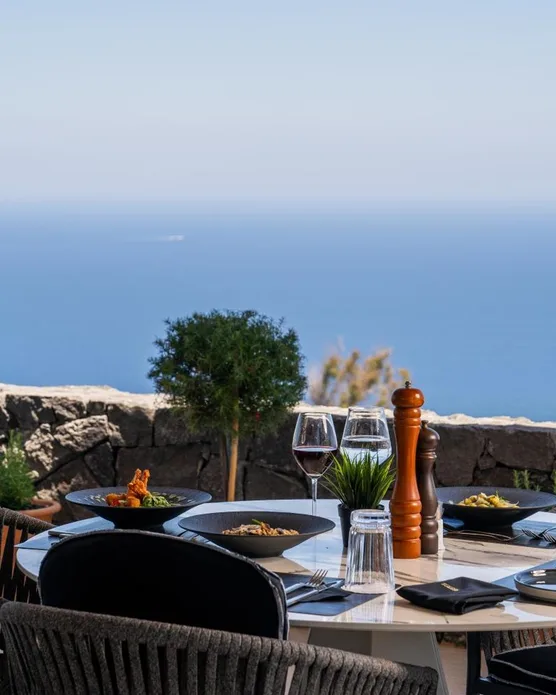 Cresanto Luxury Suites, photo 4