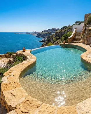 Piscine d'hôtel à Malaga