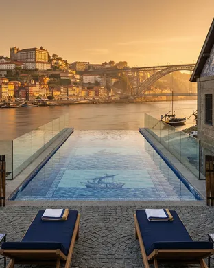 Piscine d'hôtel à Porto