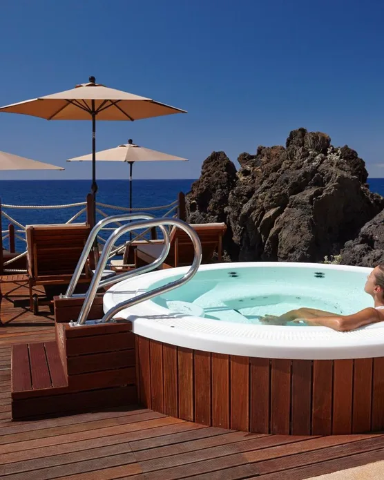 The Cliff Bay, photo 2