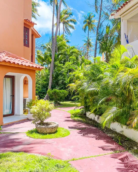 TROPICAL VILLAS and SUITES HOTEL, photo 2